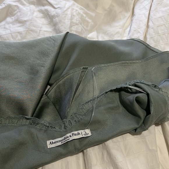 Abercrombie green lacy satin sleep tank - Picture 3 of 3